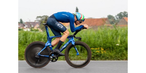 Filippo Ganna wint openingswedstrijd Filippo Ganna wint openingswedstrijd